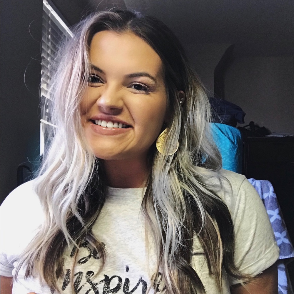 Meet your Posher, Carly